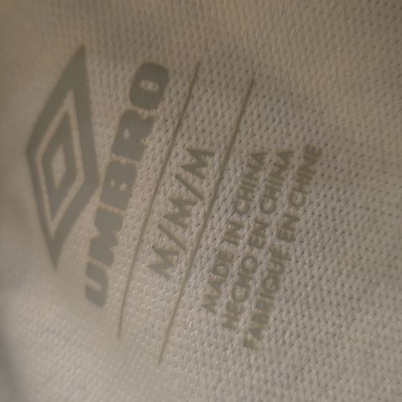 Umbro UO Exclusive V-Neck Long Sleeve Boxy Tee, Size M, Retail Price $39.00 USD - Picture 5 of 12